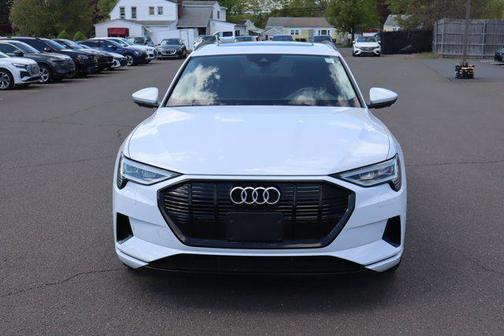 Glacier White Metallic 2021 Audi e-tron Premium Plus