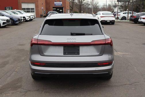 2021 Audi e-tron Premium