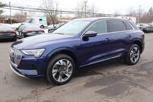 2022 Audi e-tron Premium