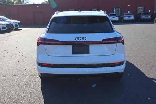 2021 Audi e-tron Premium Plus