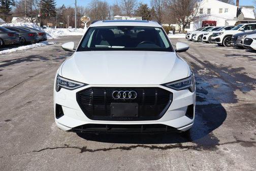 2021 Audi e-tron Premium Plus