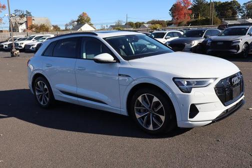 2021 Audi e-tron Premium Plus