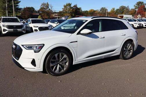 2021 Audi e-tron Premium Plus