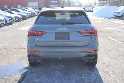 2022 Audi Q3 45 S line Premium