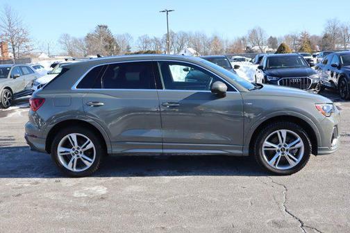 2022 Audi Q3 45 S line Premium