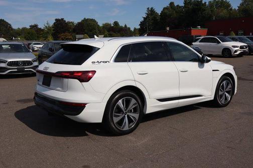 2024 Audi Q8 e-tron Premium
