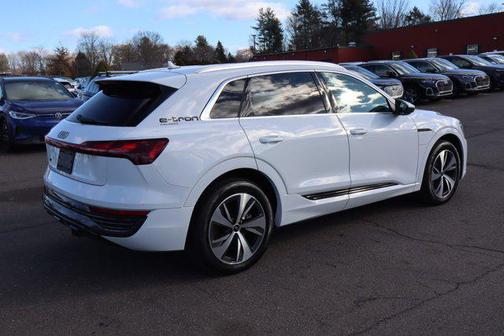 2024 Audi Q8 e-tron Premium