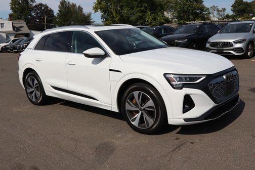 2024 Audi Q8 e-tron Premium
