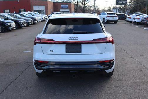 2024 Audi Q8 e-tron Premium