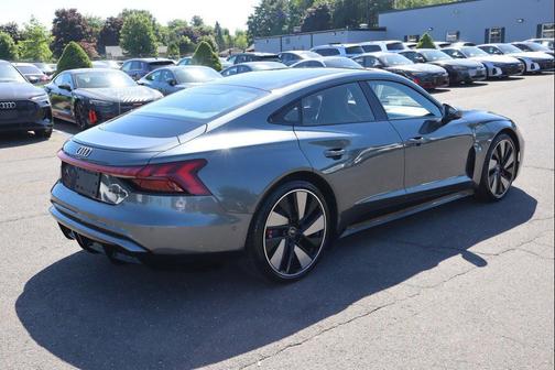 Daytona Gray Pearl Effect 2025 Audi S e-tron GT Premium Plus