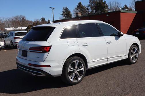 2022 Audi Q7 55 Premium Plus