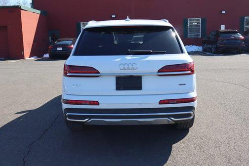 2022 Audi Q7 55 Premium Plus