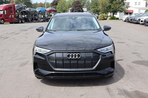 2021 Audi e-tron Premium