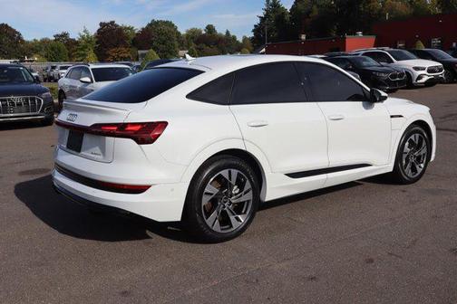 2022 Audi e-tron Sportback S line Premium