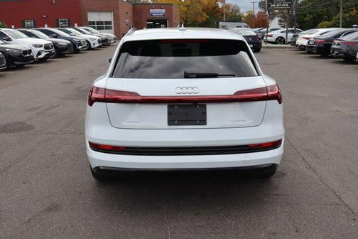 2021 Audi e-tron Premium