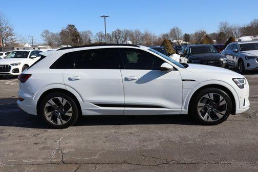 2021 Audi e-tron Premium