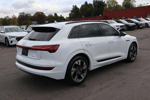 2021 Audi e-tron Premium