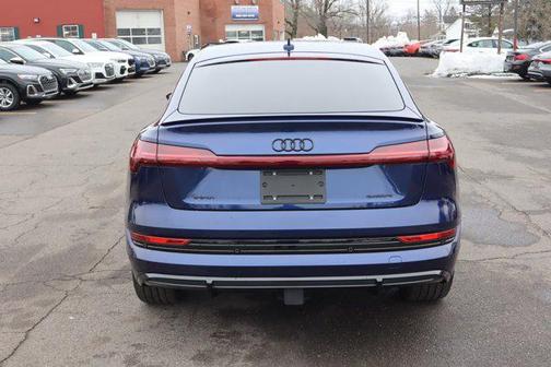 2022 Audi e-tron Sportback S line Premium Plus