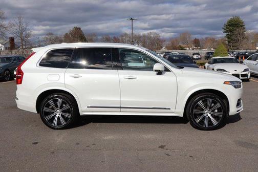 2024 Volvo XC90 Recharge Plug-In Hybrid T8 Core Bright Theme