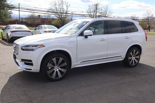 2024 Volvo XC90 Recharge Plug-In Hybrid T8 Core Bright Theme