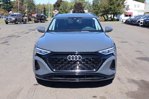 2024 Audi Q8 e-tron Premium Plus