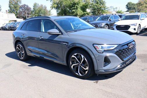 2024 Audi Q8 e-tron Premium Plus