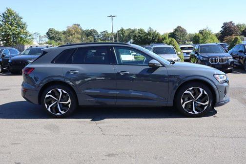 2024 Audi Q8 e-tron Premium Plus