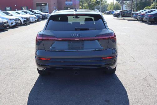 2024 Audi Q8 e-tron Premium Plus