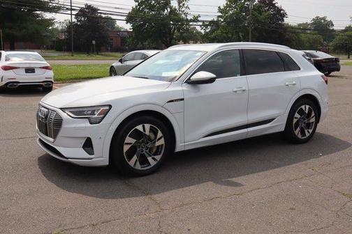 2021 Audi e-tron Premium Plus