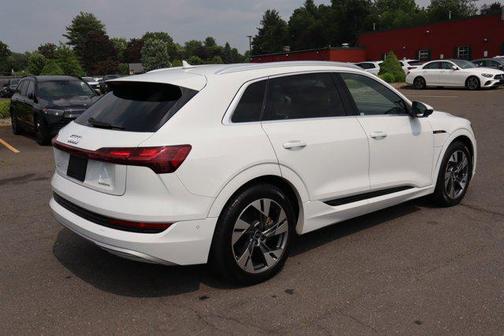 2021 Audi e-tron Premium Plus