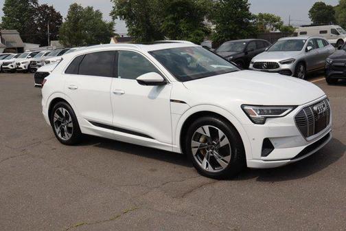 2021 Audi e-tron Premium Plus