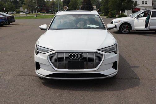 2021 Audi e-tron Premium Plus