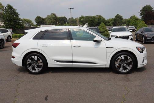 2021 Audi e-tron Premium Plus