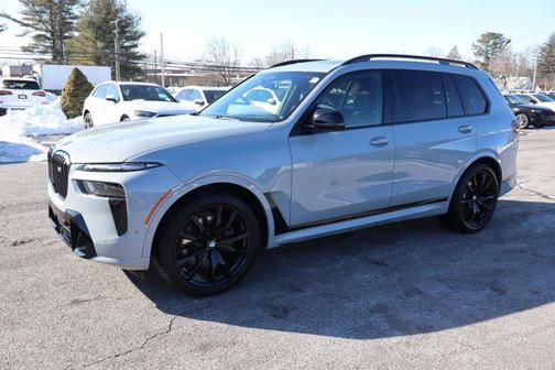 2025 BMW X7 M60i