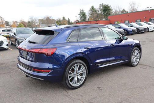 2021 Audi e-tron Prestige