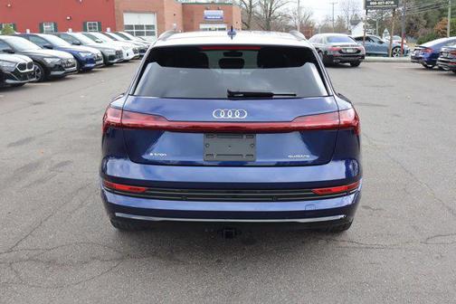 2021 Audi e-tron Prestige