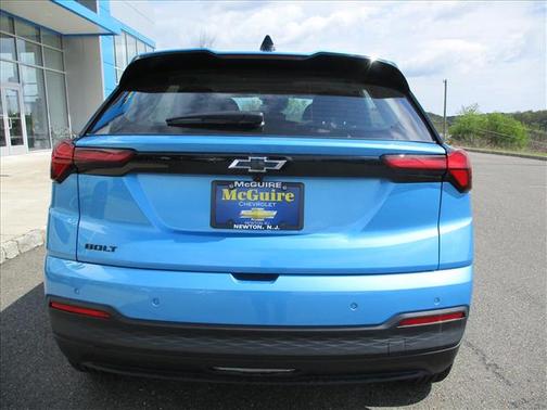 Marina Blue Metallic 2027 Chevrolet Bolt LT FWD