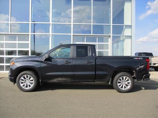 Dark Ash Metallic 2022 Chevrolet Silverado 1500 Custom