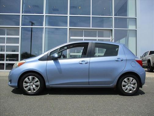 Blazing Blue Pearl 2014 Toyota Yaris LE