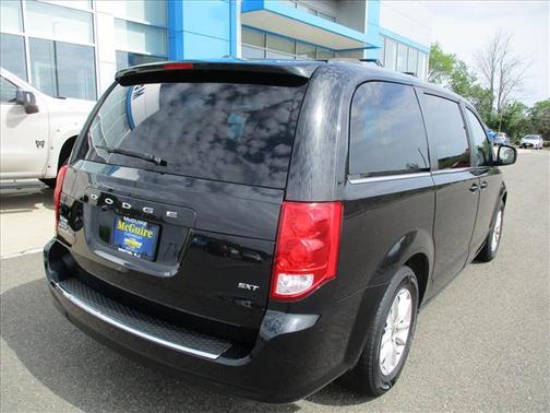 Black Onyx Crystal Pearlcoat 2019 Dodge Grand Caravan SXT
