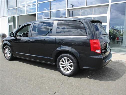 Black Onyx Crystal Pearlcoat 2019 Dodge Grand Caravan SXT