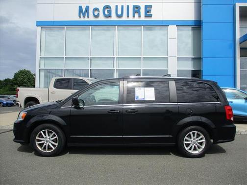 Black Onyx Crystal Pearlcoat 2019 Dodge Grand Caravan SXT