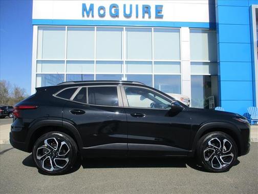 Mosaic Black Metallic 2024 Chevrolet Trax FWD 2RS