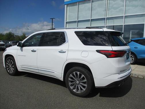 Summit White 2023 Chevrolet Traverse Premier