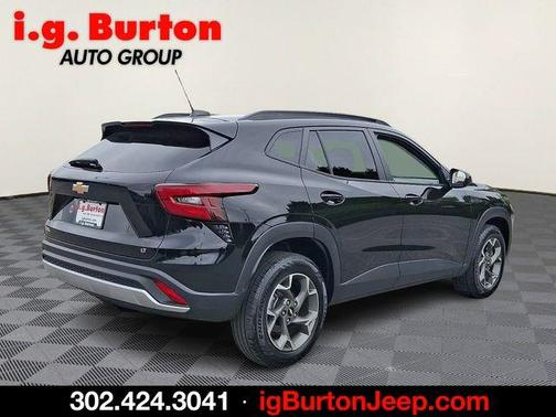Black Metallic 2024 Chevrolet Trax LT