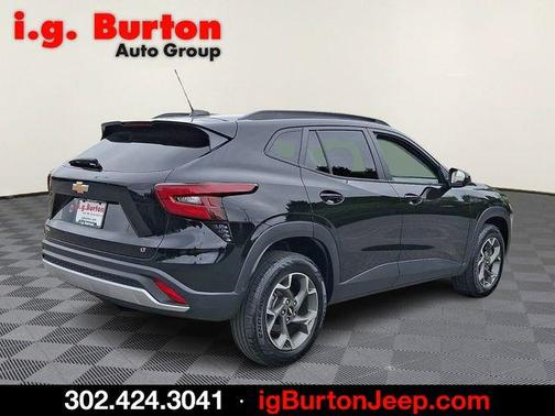 Black Metallic 2024 Chevrolet Trax LT