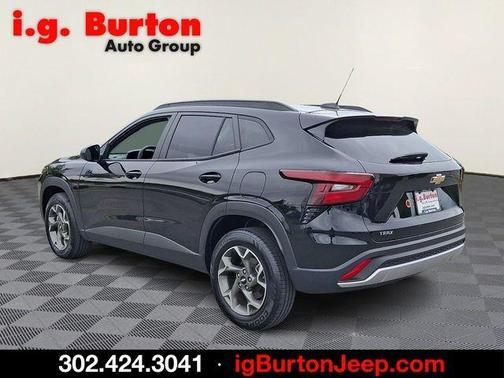 Black Metallic 2024 Chevrolet Trax LT
