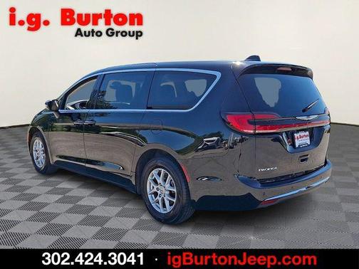 Diamond Black 2024 Chrysler Pacifica Touring-L