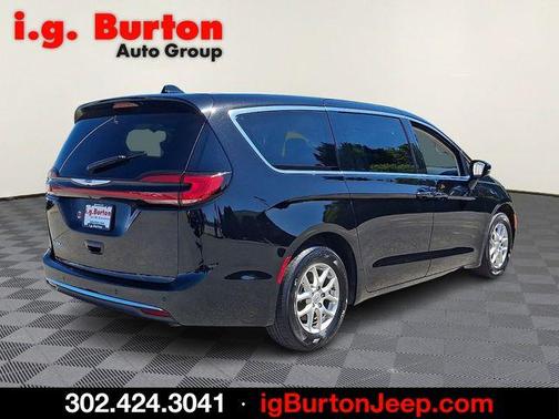 Diamond Black 2024 Chrysler Pacifica Touring-L