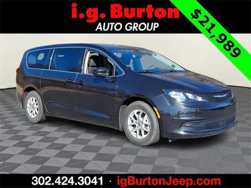 2023 Chrysler Voyager LX